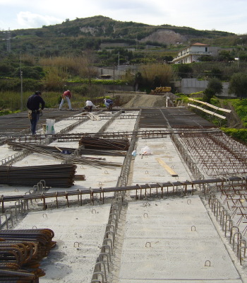 Strada e viadotto a Villafranca Tirrena